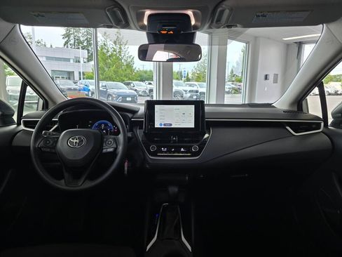 Used 2026 Toyota Corolla LE FWD image 33