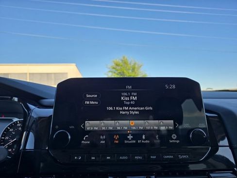 Used 2024 Nissan Pathfinder SL image 8