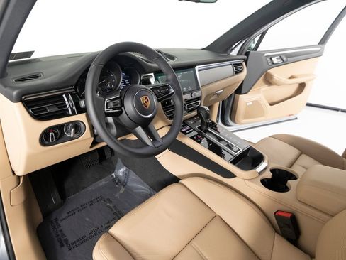 New 2026 Porsche Macan AWD/4WD image 5