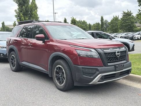 Used 2024 Nissan Pathfinder Rock Creek AWD/4WD image 3