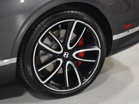Certified 2022 Bentley Continental GT image 18