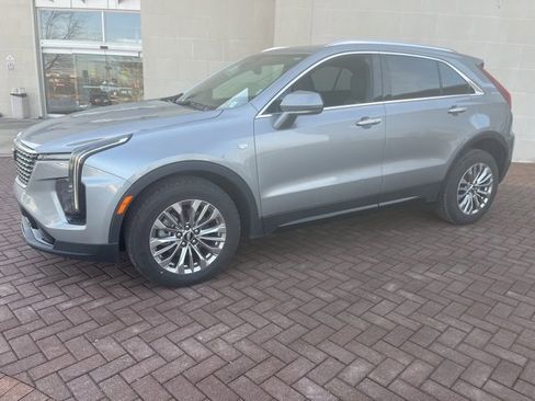 Used 2024 Cadillac XT4 Premium Luxury image 1