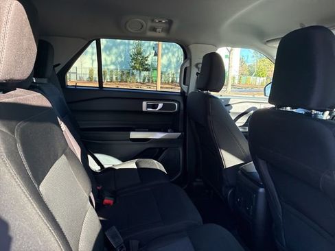 Used 2023 Ford Explorer XLT image 24