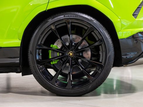 Used 2022 Lamborghini Urus image 17