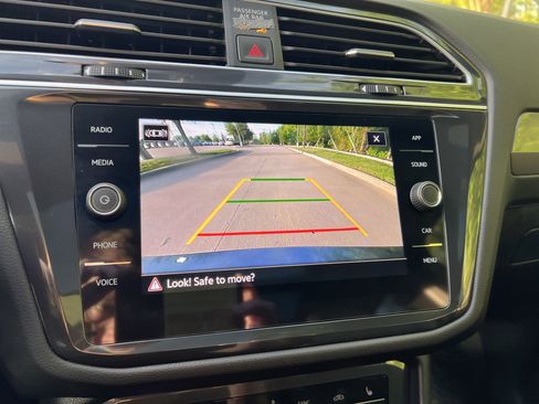 Certified 2024 Volkswagen Tiguan SE R-Line w/ MDO Package, Three-Row image 22