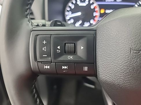 Used 2025 Nissan Rogue SV image 26