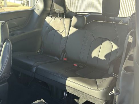 New 2026 Chrysler Pacifica Select w/ S Appearance Package image 13