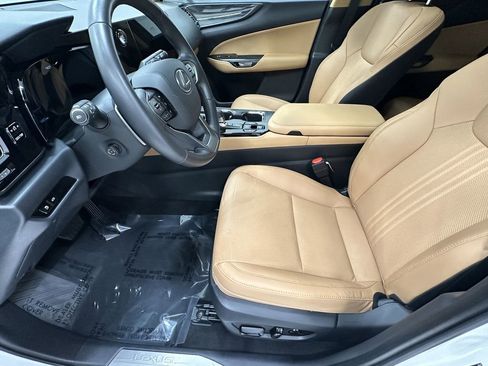 Used 2025 Lexus NX 250 FWD w/ Premium Package image 9