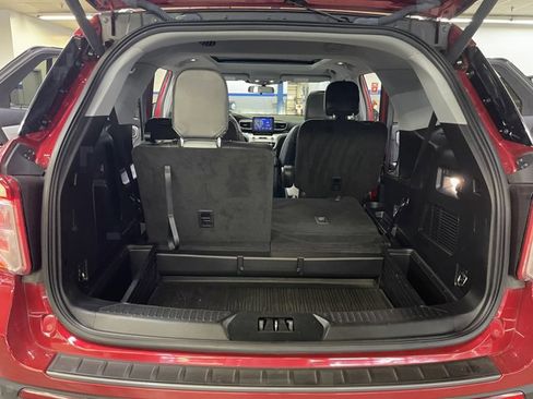 Certified 2021 Ford Explorer XLT w/ Equipment Group 202A image 22