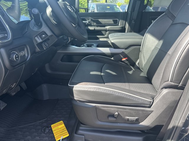 New 2026 RAM 3500 Laramie AWD/4WD image 9