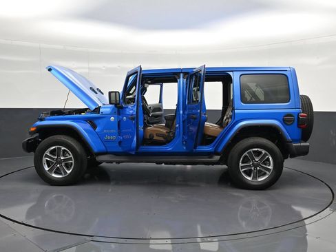 Used 2023 Jeep Wrangler Unlimited Sahara w/ LED Lighting Group AWD/4WD image 40