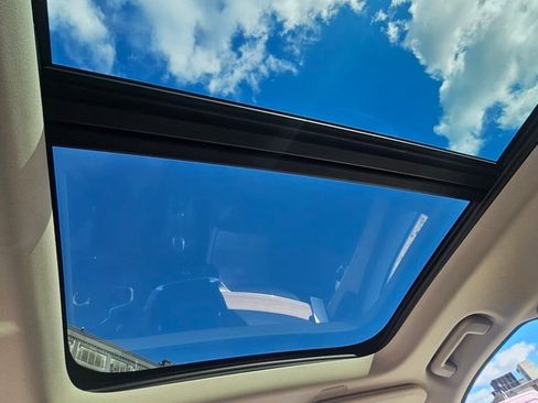 Certified 2025 Volvo XC90 T8 Plus w/ Protection Package Premier image 24