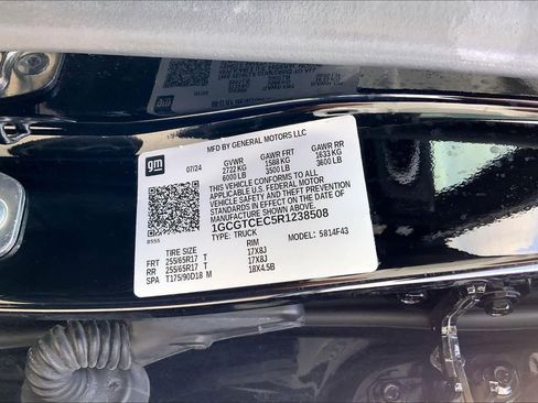 Used 2024 Chevrolet Colorado LT w/ LT Convenience Package image 36