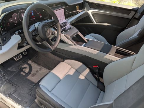 New 2026 Porsche Cayenne Turbo Electric AWD/4WD image 4