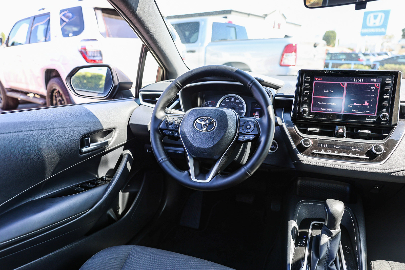 Used 2020 Toyota Corolla SE w/ Carpet Mat Package FWD image 4