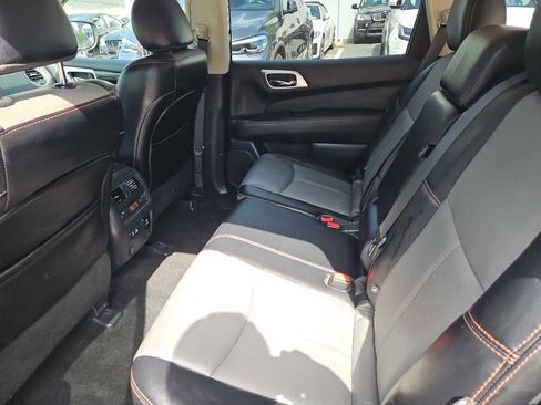 Used 2020 Nissan Pathfinder SL AWD/4WD image 10