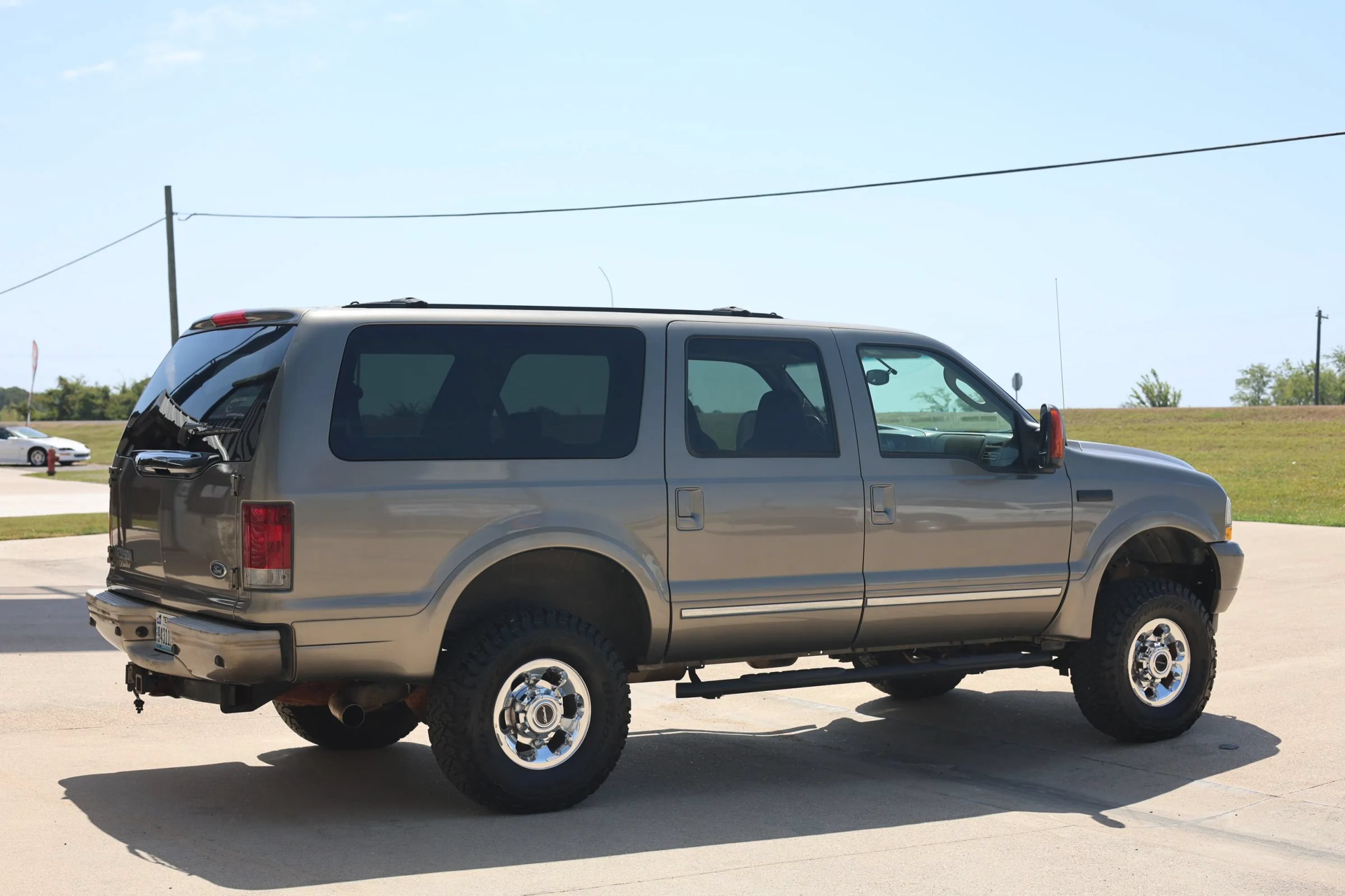 Used 2004 Ford Excursion Limited AWD/4WD image 3