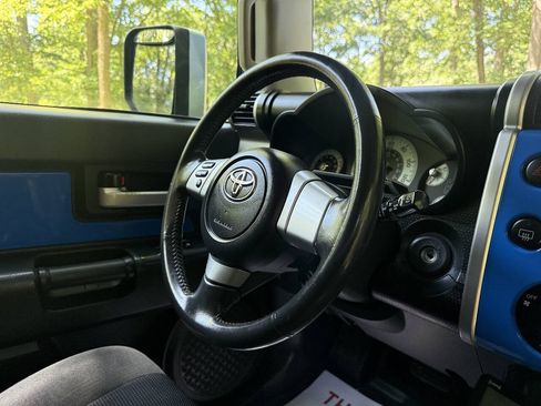 Used 2007 Toyota FJ Cruiser 4WD image 48