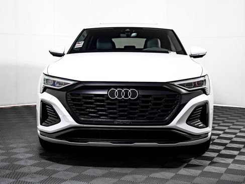 Used 2024 Audi Q8 e-tron Premium Plus w/ Premium Plus Package image 12