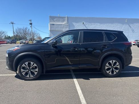 Used 2023 Nissan Rogue SV image 6
