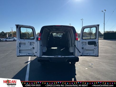 Used 2023 Chevrolet Express 3500 Extended w/ Driver Convenience Package image 22