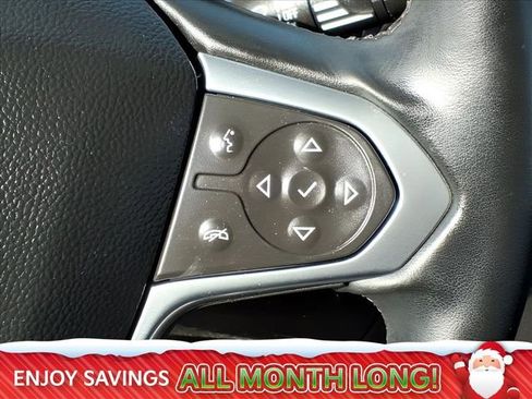 Used 2023 Chevrolet Traverse LT w/ Rear Camera Mirror Package image 25