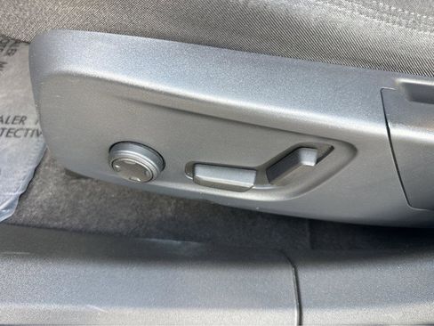 Used 2022 Polestar Polestar 2 w/ Performance Package image 30