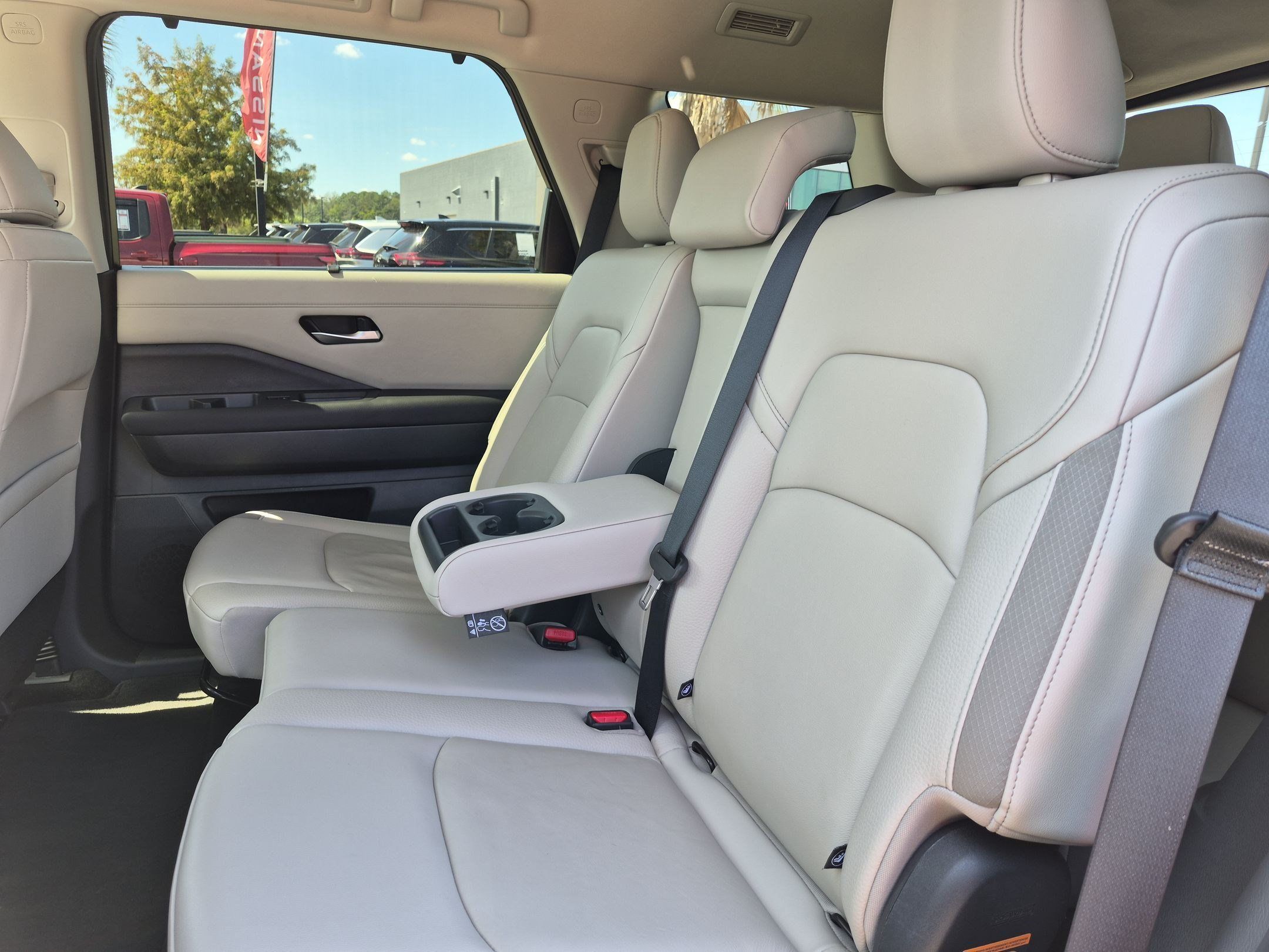 Certified 2025 Nissan Pathfinder SL AWD/4WD image 29