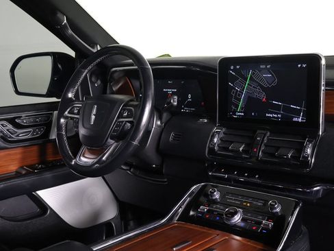 Used 2021 Lincoln Navigator L Reserve w/ Luxury Package AWD/4WD image 32