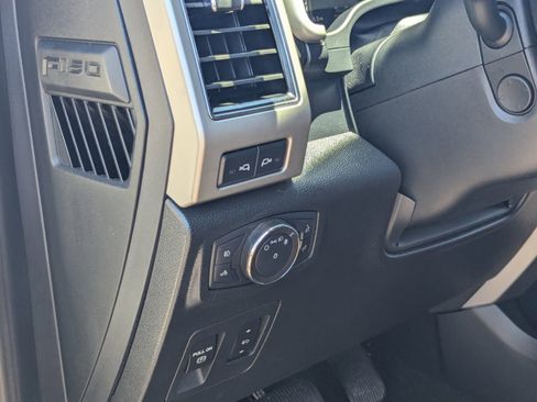 Used 2020 Ford F150 Lariat w/ Equipment Group 502A Luxury AWD/4WD image 19