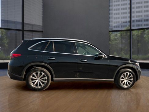 Used 2024 Mercedes-Benz GLC 300 image 17