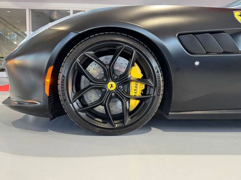 Used 2018 Ferrari GTC4Lusso T image 40