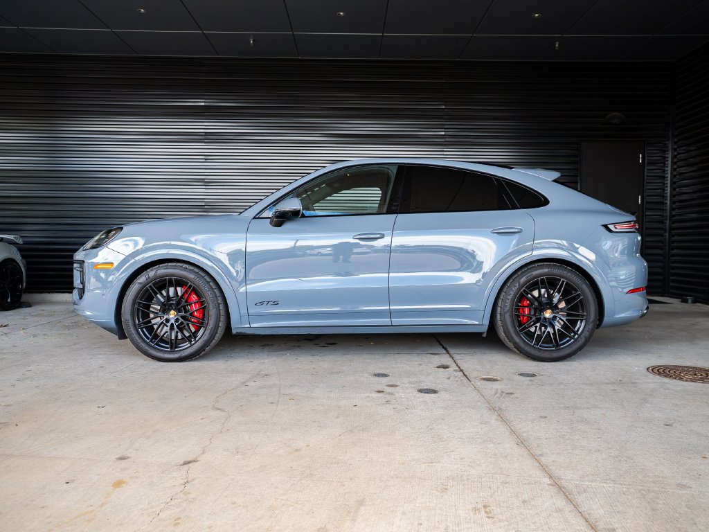 Certified 2025 Porsche Cayenne GTS AWD/4WD image 2