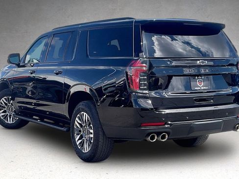 Used 2025 Chevrolet Suburban Z71 AWD/4WD image 29