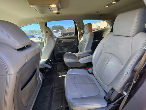 Used 2014 Chevrolet Traverse LT image 12