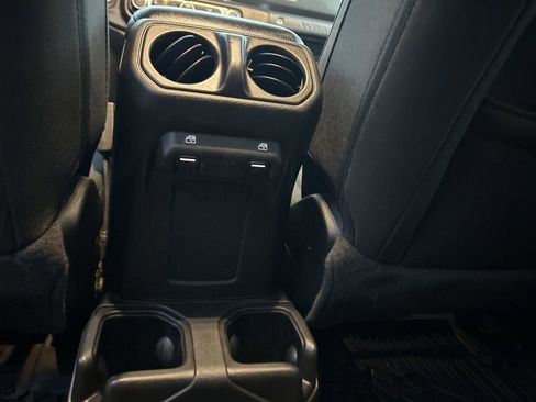 Used 2022 Jeep Wrangler Unlimited Sport image 38