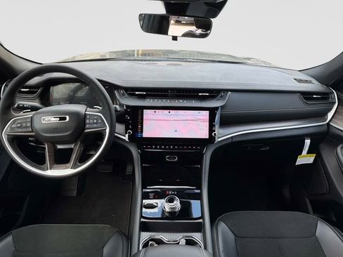 New 2026 Jeep Grand Cherokee L 4WD image 17
