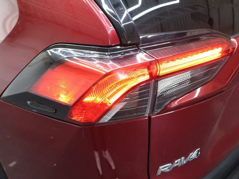 Used 2022 Toyota RAV4 LE AWD/4WD image 30
