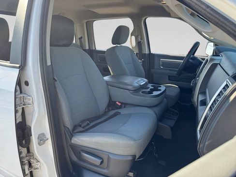 Used 2020 RAM 1500 Classic SLT RWD image 28