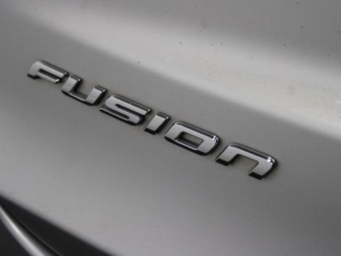 Used 2019 Ford Fusion SE image 7