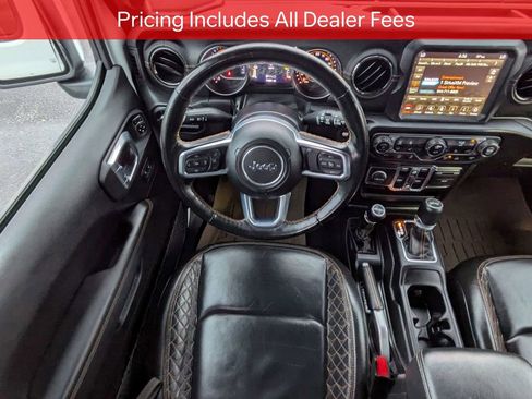 Used 2022 Jeep Wrangler Unlimited Sahara AWD/4WD image 16