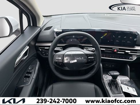 New 2026 Kia Sportage EX image 17