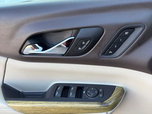 Used 2018 GMC Acadia Denali w/ Technology Package image 4