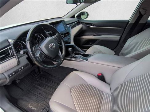 Used 2023 Toyota Camry SE FWD image 10