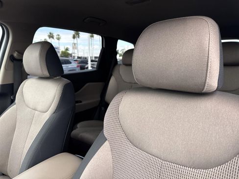 Used 2019 Hyundai Santa Fe SEL image 24