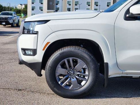 Certified 2025 Nissan Frontier SV w/ SV Convenience Package RWD image 6