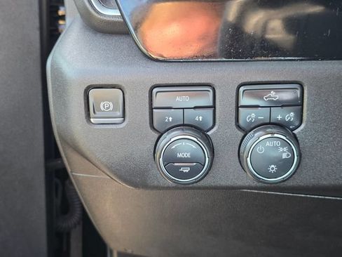 Used 2024 Chevrolet Silverado 1500 LT AWD/4WD image 31