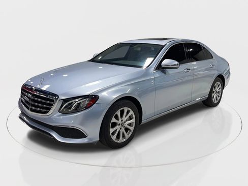 Used 2017 Mercedes-Benz E 300 4MATIC w/ Premium 1 Package image 3