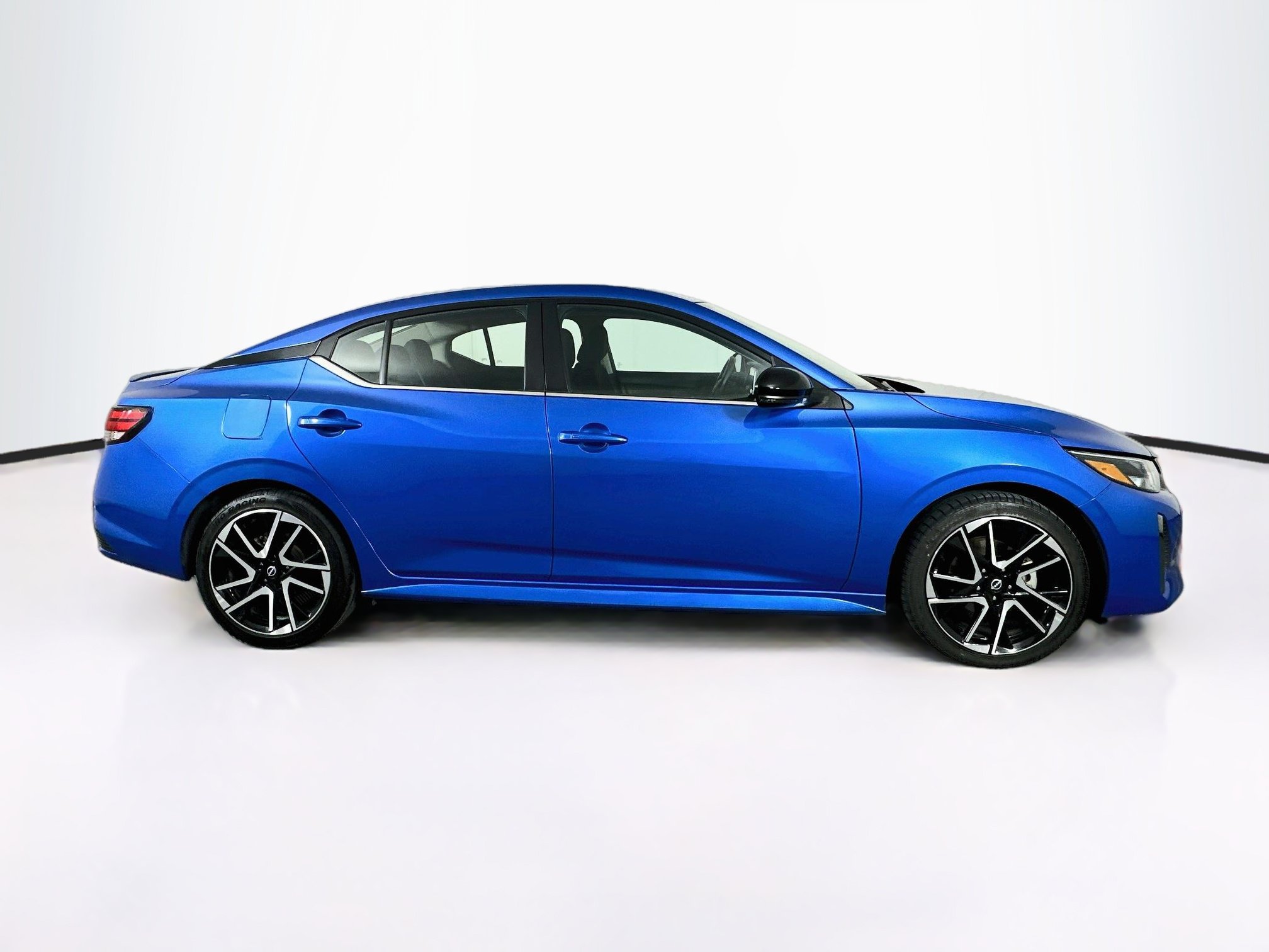 Used 2025 Nissan Sentra SR FWD image 10