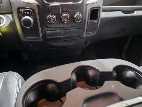 Used 2016 RAM 1500 Express RWD image 18